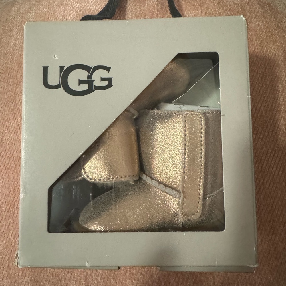 UGG KEELSN baby boots